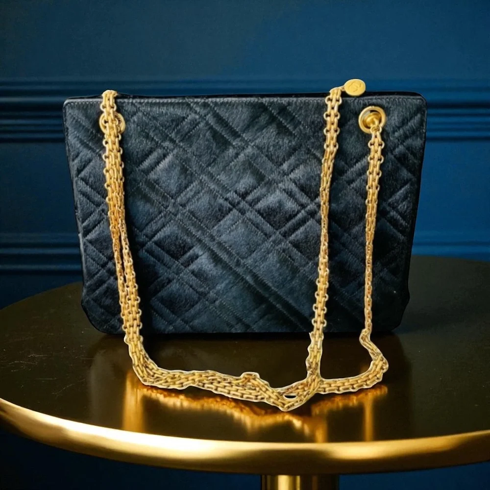 CHANEL vtg pony